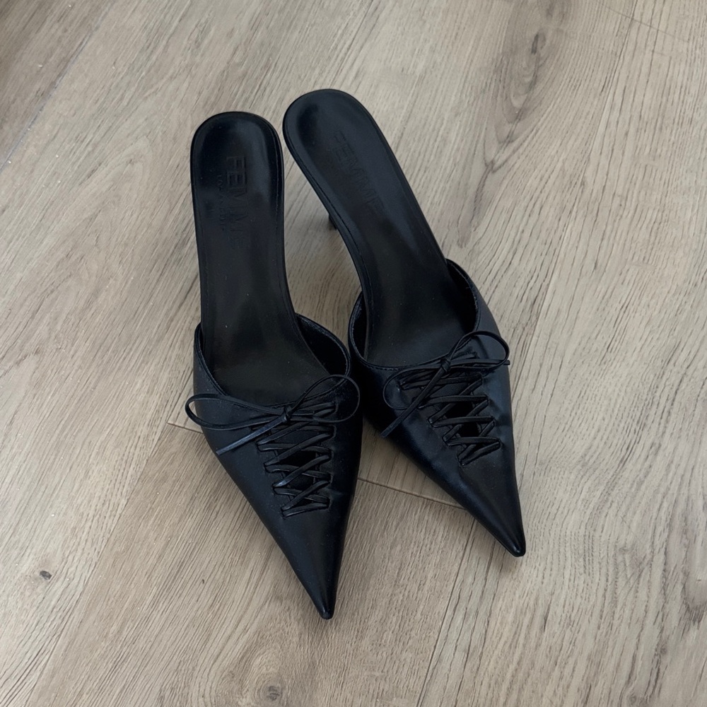 Femme Louis Slipper - Black